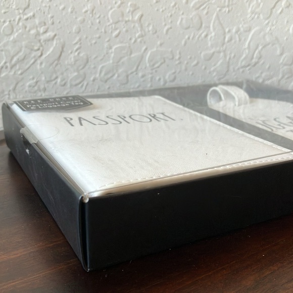 Rae Dunn: White Passport Cover & Luggage tags- new in box - Picture 11 of 16